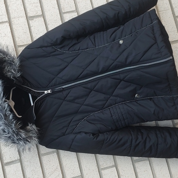 Black Coat* - Picture 7 of 11